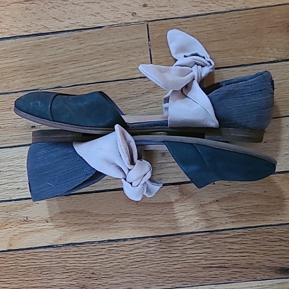 Toms Jutti Dorsay Flats with bow size 6 1/2 - Picture 4 of 7